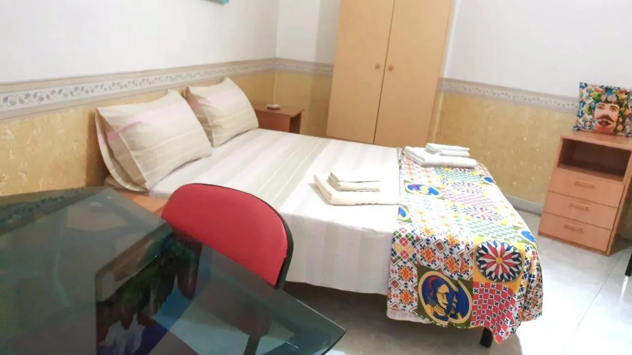 Hotel Casa Tukory Palermo 0*,  Italia